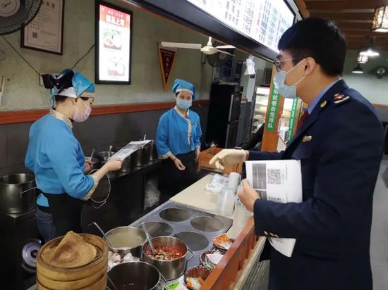 湖里区市场监督管理局“三个保障”构建助企通道，优化餐饮企业管理服务