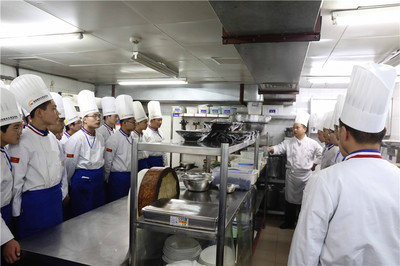 陕西新东方烹饪 一步一个脚印走出去，一点一滴学回来